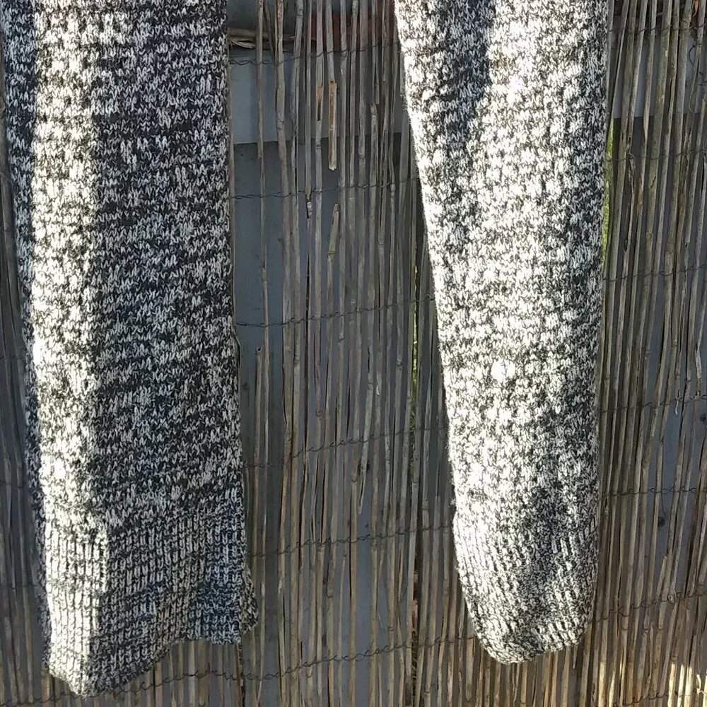 Victoria's Secret Chunky Knit Scarf - Black & White - Super Long - Women's